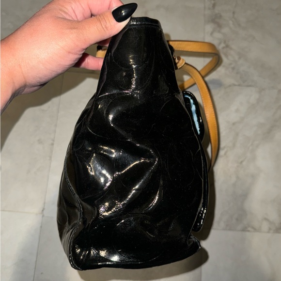 COACH SIGNATURE EMBOSSED LEAH PATENT LEATHER TOTE - Picture 5 of 11